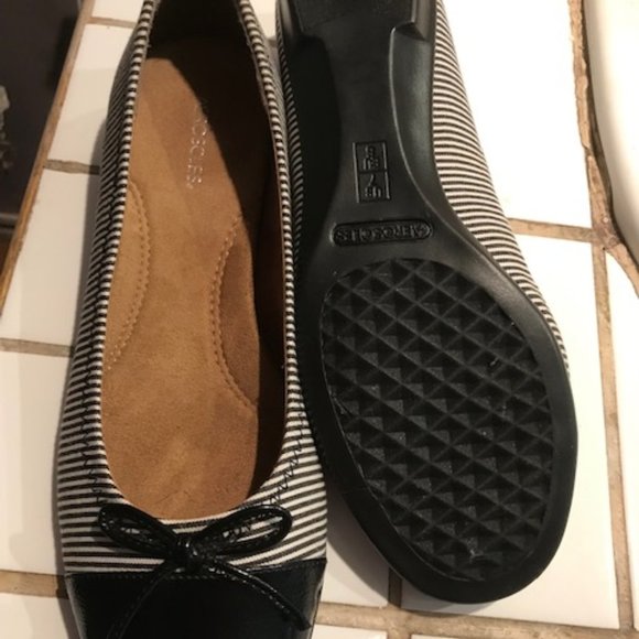 AEROSOLES LADIES SHOES - Picture 2 of 3
